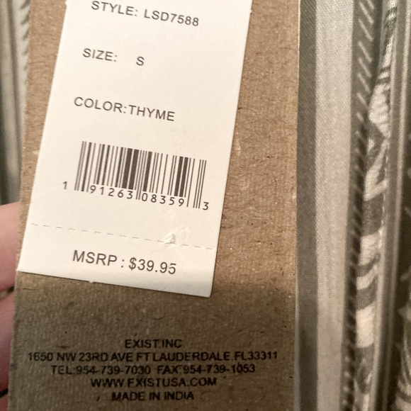 Size small green dress new with tags - Picture 3 of 3